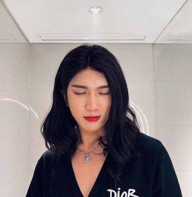 韩美娟首次尝试古装造型,与黄圣依同台比美,气质完全不输黄圣依_网友