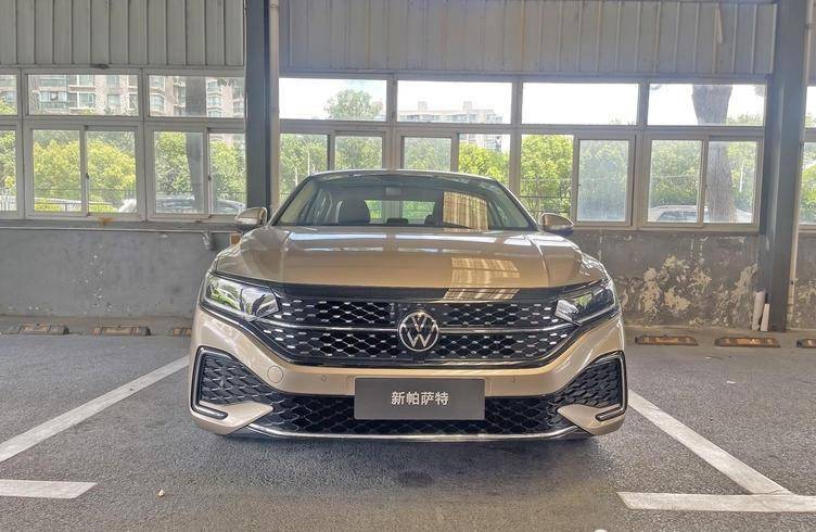 2022款"帕萨特"进店实拍!