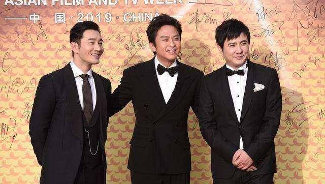 与邓超沈腾同框,三个人的身高基本上齐平_比例_身材_网友