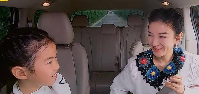 黄奕8岁女儿终露正脸,五官像极黄毅清,对黄奕约会对象太害羞_父亲