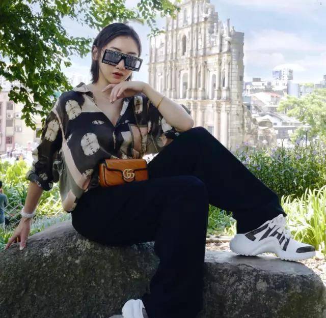 何雯娜自称噩梦缠身,家庭矛盾怪剪辑?