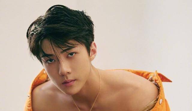 肩宽49cm,"太平洋肩宽"吴世勋,拥有全天下最宽广的肩膀!