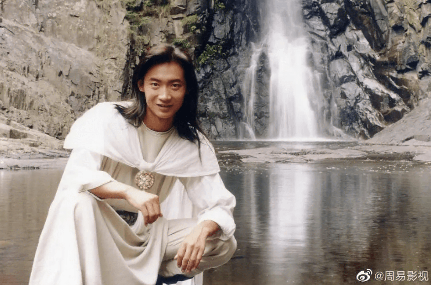 《水月洞天》主演现状:杨俊毅退圈13年成地方裁判,于波坚持拍戏_童战