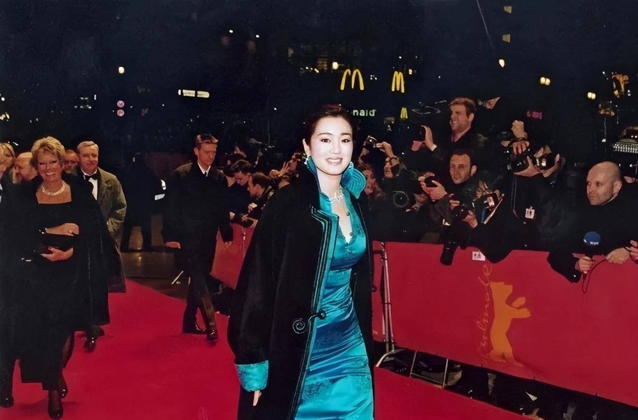 旗袍在国际红毯上惊艳,中国人的裙子千万条_时尚_女性_设计