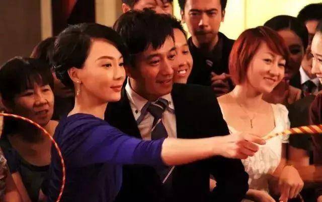 2010年,赵宝刚执导的《婚姻保卫战》里,人们看到了久违的黄磊