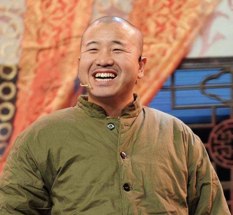 相伴7年的发妻分手后,转身娶小11岁李琳,他怎样了_温美玲_二人转_工作