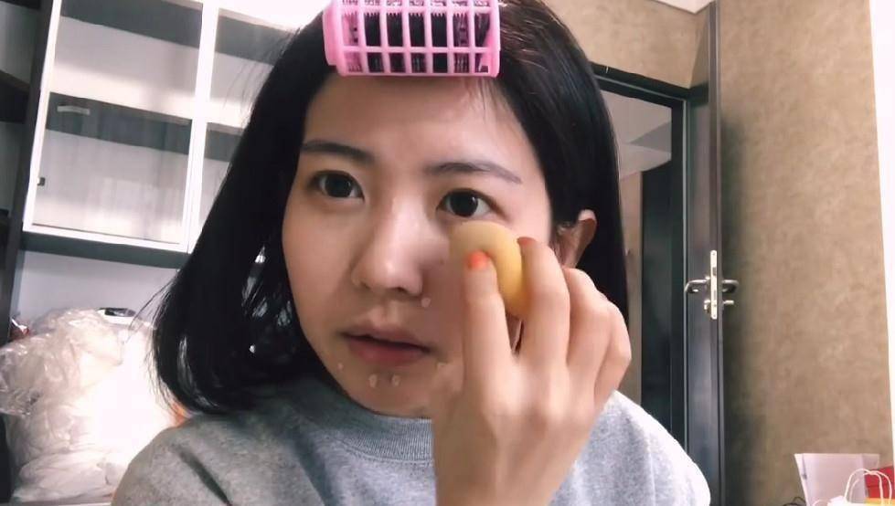 火箭少女放飞自我,赖美云素颜差距大,她还在众人面前直接放屁!