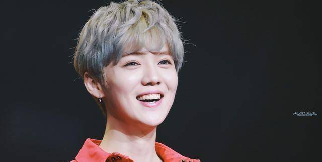 还隶属于sm公司的鹿晗就接拍了人生的第一部电影《重返二十岁》.