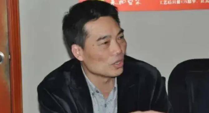 胡志标和妻子的婚礼也十分值得一提,那年他们的婚礼可是轰动一时.