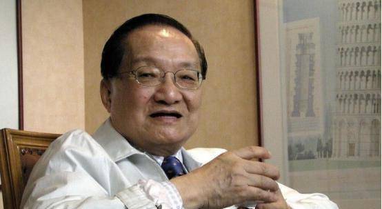 金庸出国,找才子倪匡代笔,《天龙八部》情节大变样了_人生_东西_角色