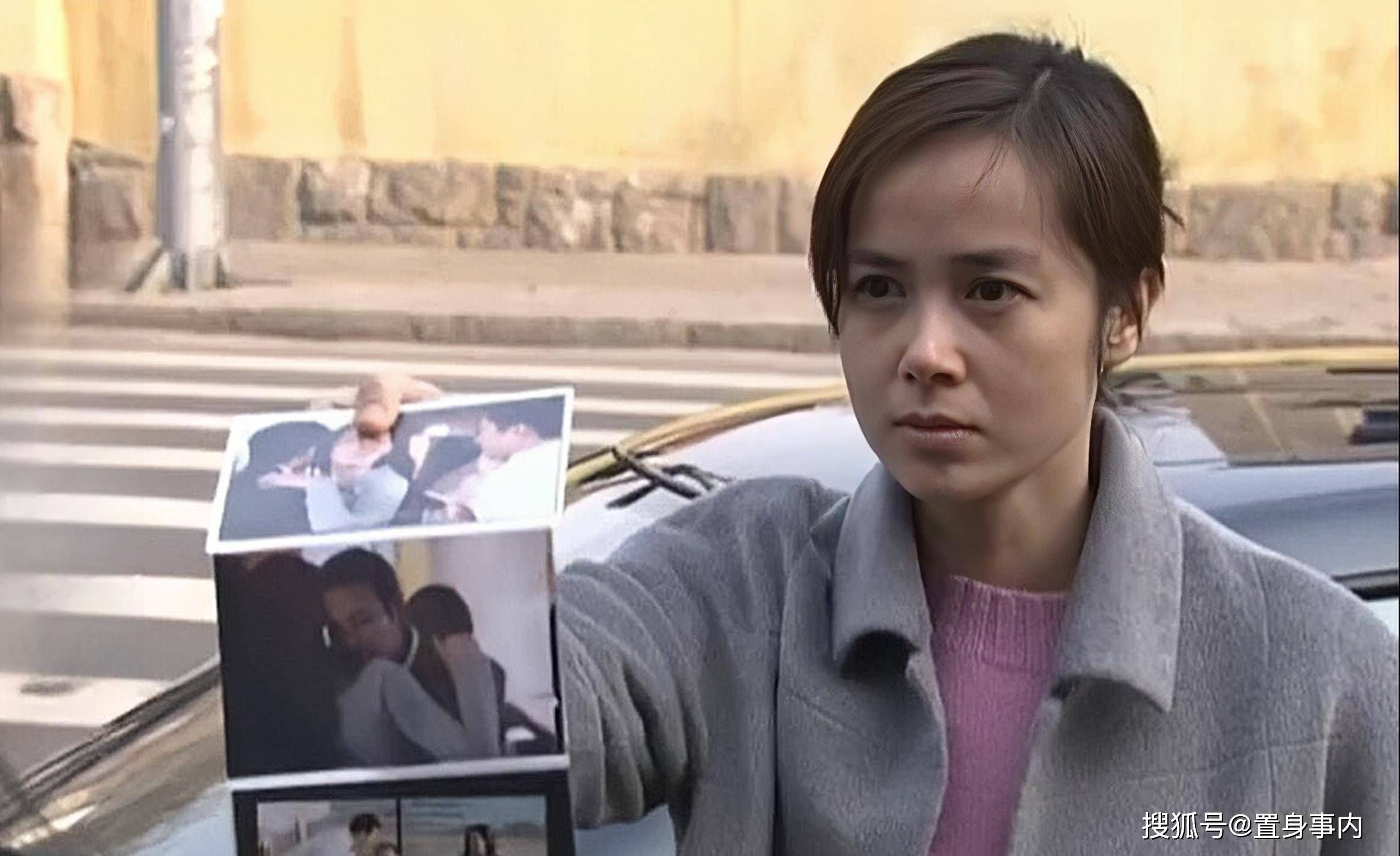 她在电视剧里大放光彩,《大宅门》中的"白玉婷",《中国式离婚》里的"