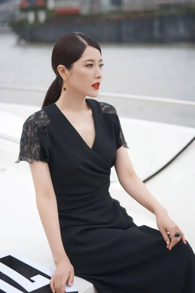 《浪姐》2 的漂亮踢馆姐姐——曾黎,该你火了!_刘烨_章子怡_同学