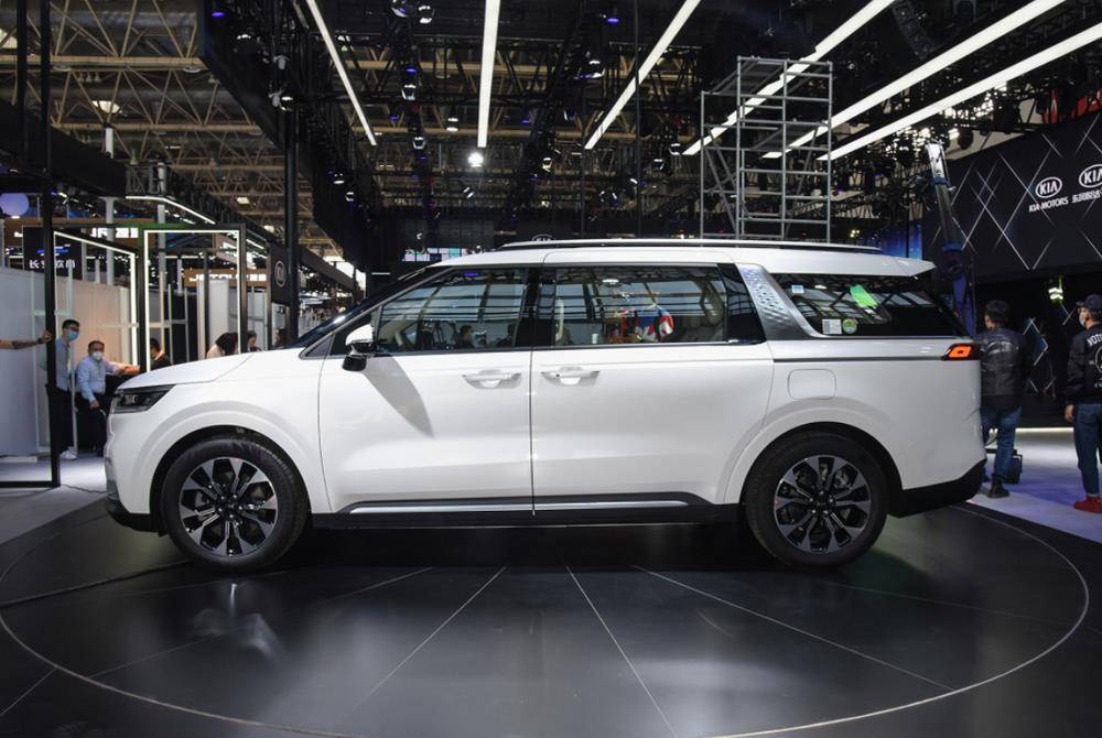 国产起亚嘉华mpv,挂江苏测试牌上路!别克gl8该降温了_搜狐汽车_搜狐网