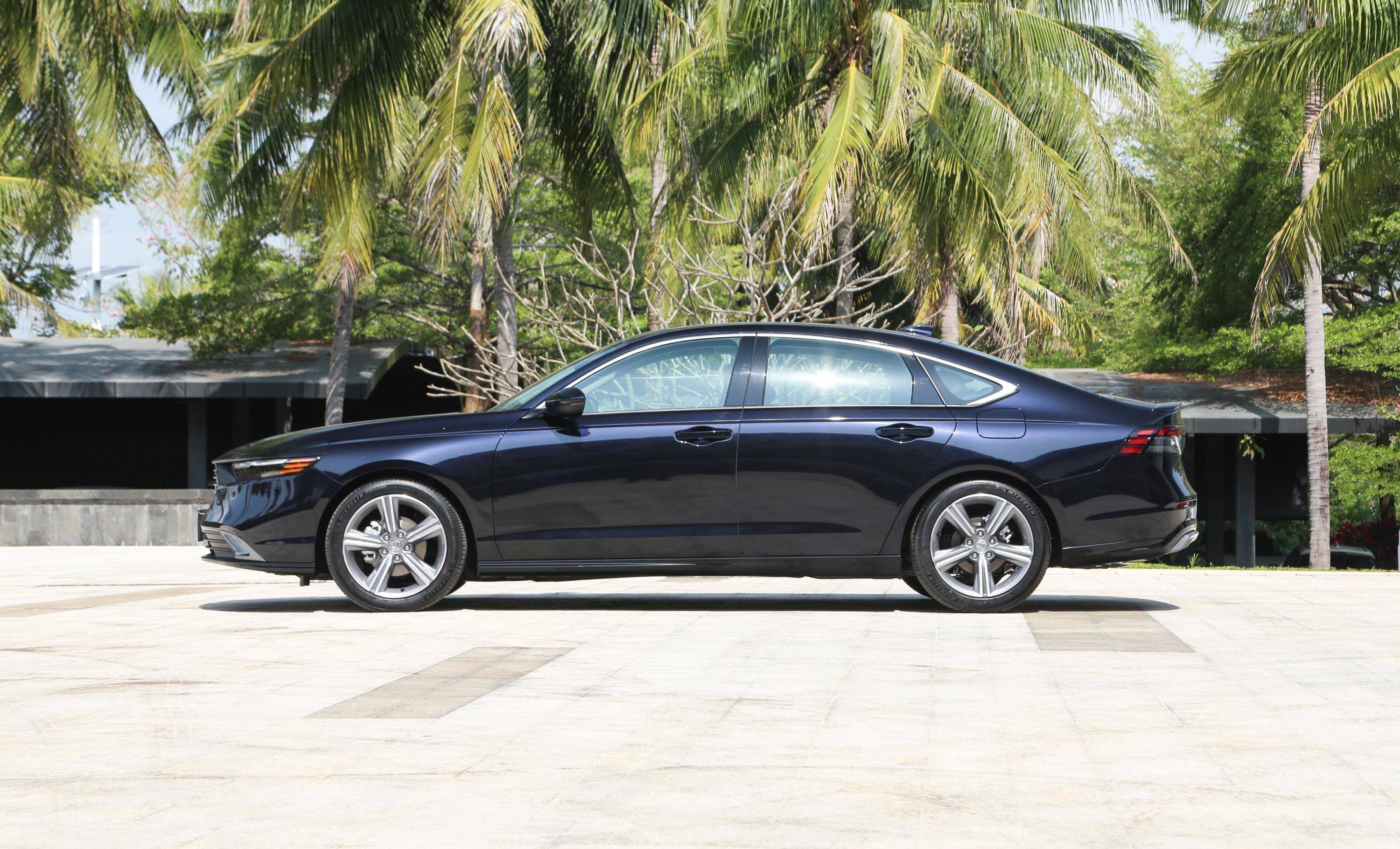 本田雅阁4月销量暴涨!超越丰田凯美瑞,那么5月还会持续暴涨吗?