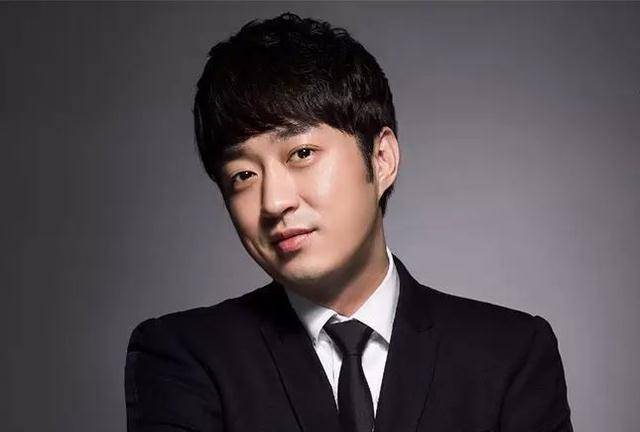 李易峰和杨洋是当时欢瑞的两大台柱,也因此贾士凯深陷内部斗争,最后