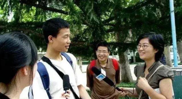 韦神韦东奕：哈佛大学为他打破百年校规，却被网民嘲笑找不到女友-韦神韦东奕采访