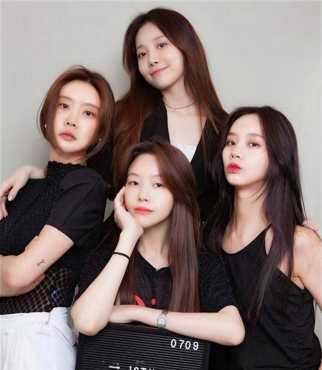李惠利不晒爱情,晒友情啦!girlsday出道10周年快乐_照片_文案_支持
