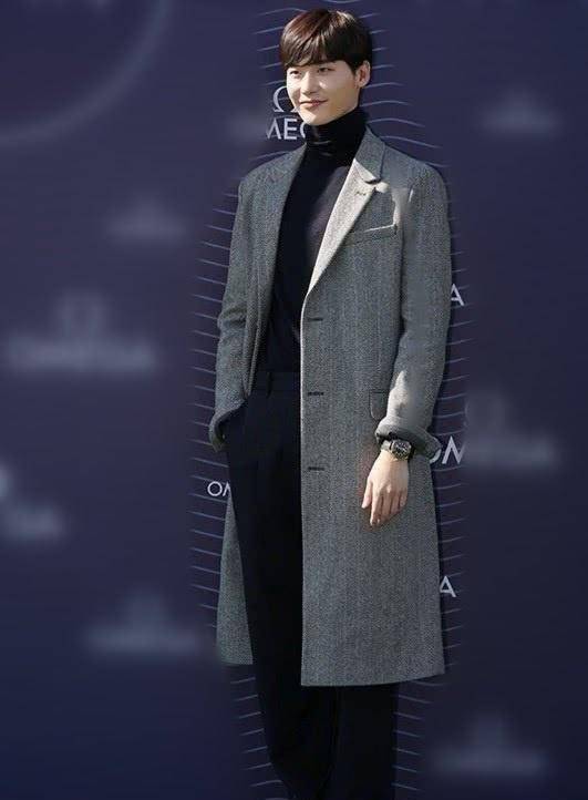 李钟硕的衣品一直不差,身材比例都很不错的