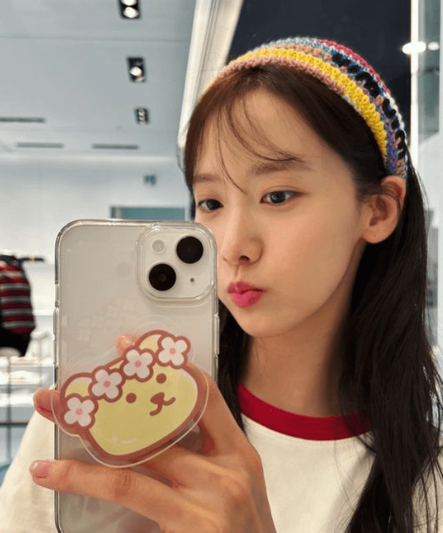 少女时代润娥翻跳后辈女团《ditto》,《kitsch》!网赞:最完美c位!