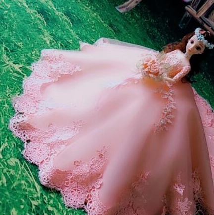 专属于十二星座的粉色婚纱芭比,白羊座土气,天蝎座公主范儿十足_女生