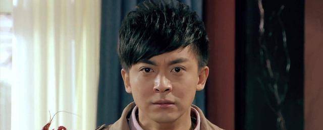 李佳航收到了人生中第一份影视邀约,张笑帆导演希望他担任《金甲战士