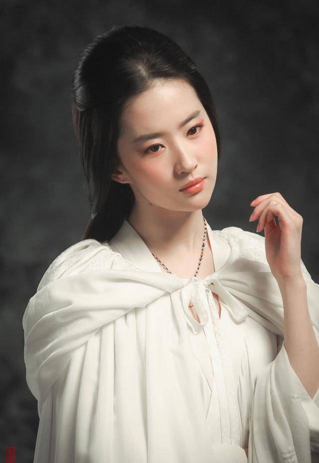 《铜雀台》中的刘亦菲,翩若惊鸿,美得让人惊艳_貂蝉_角色_红衣