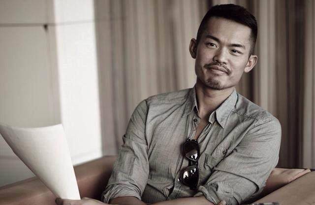 今天上午,林丹出轨辣妹超模赵雅淇的照片被"名侦探赵