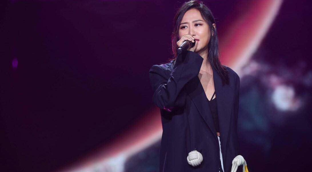 灵魂歌手陈粒:不签公司,没有经纪人,却依旧火得一塌糊涂_歌曲_道路