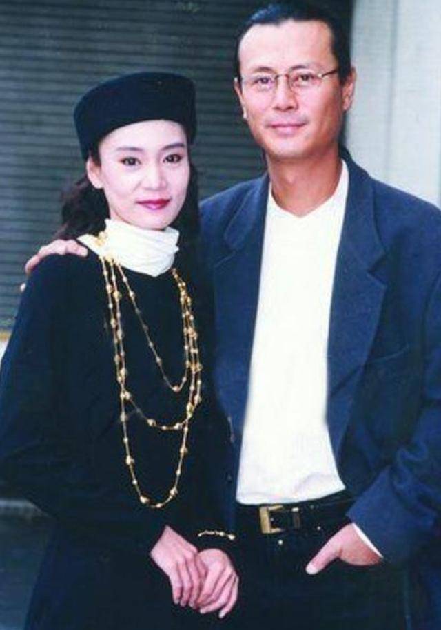 刘雪华曾经的男友:或爱打麻将,或酷爱狗,或浪漫的人没有共白首_爱情