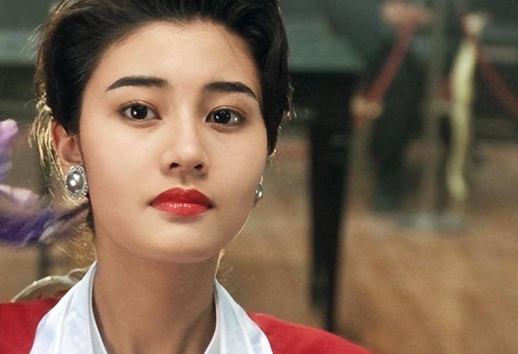 33年了,李嘉欣终于遭到了"反噬",庄明月,宝咏琴可以瞑目了_倪震_香港