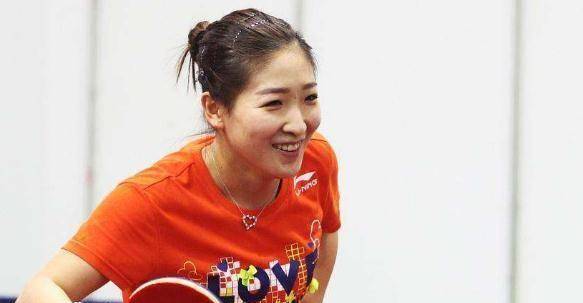 刘诗雯近况:未拦住伊藤美诚,身材高挑晒美照,与福原爱关系甚好_比赛