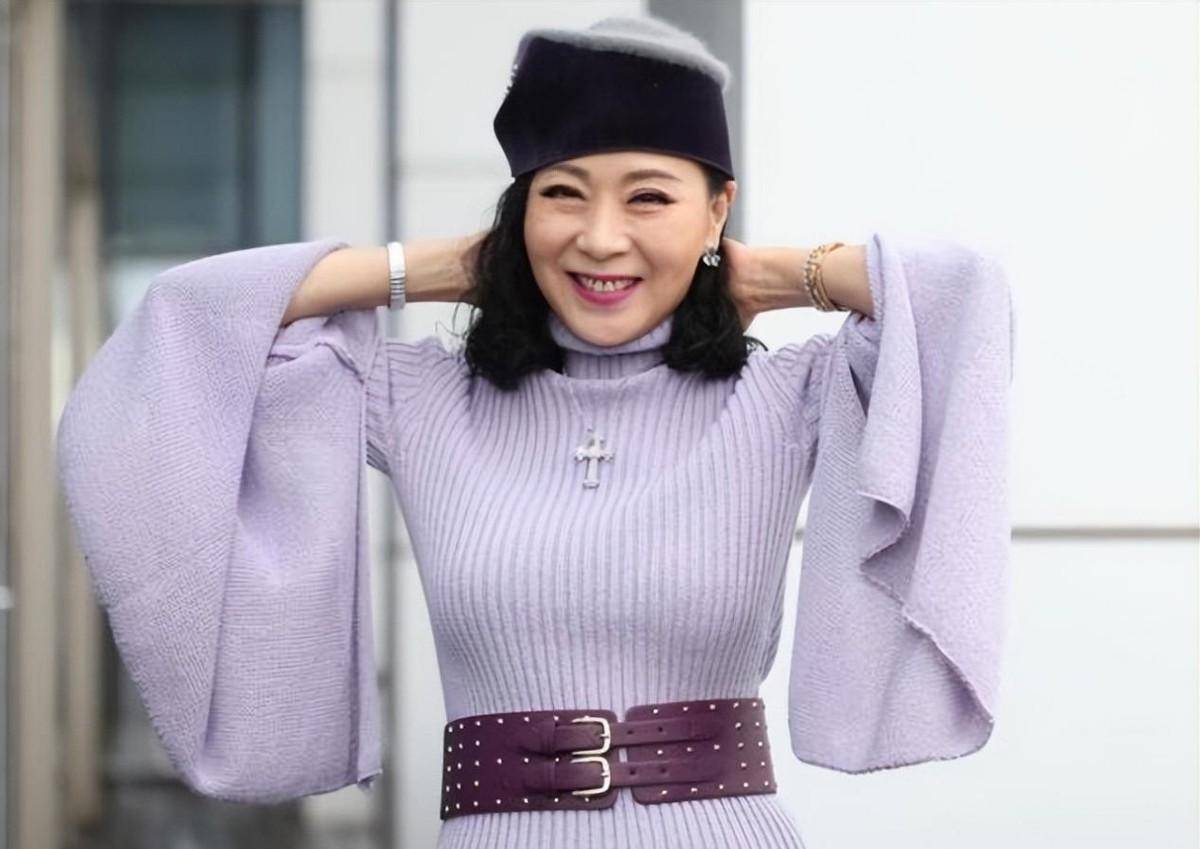 演员魏秋桦:息影经商到拿救助金生活,64岁不结婚,她在追求什么