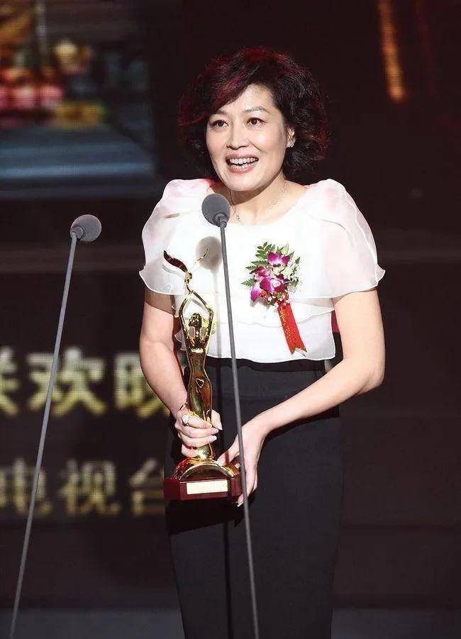 被李咏老婆哈文惊艳到了!