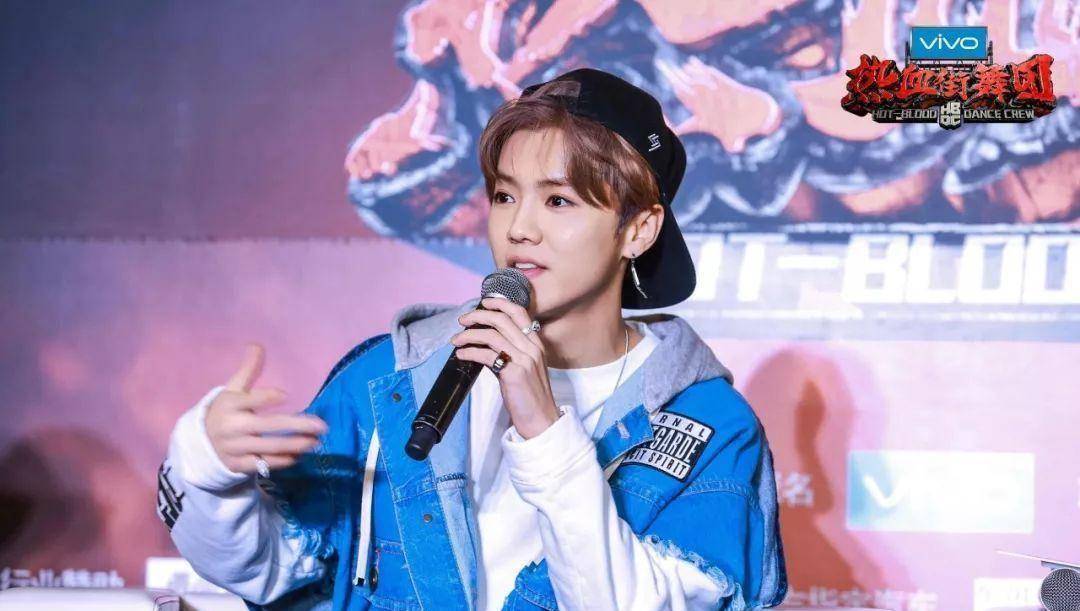 蛰伏同样,去年十月鹿晗郑州演唱会黄牛票滞销的事件似乎也在佐证,这位