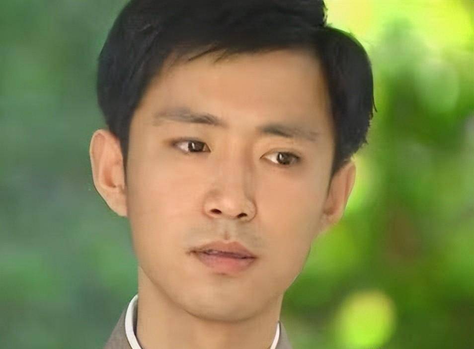 两人是《丰园餐厅》的一次合作,认识的时候,两个人的关系还算融洽.