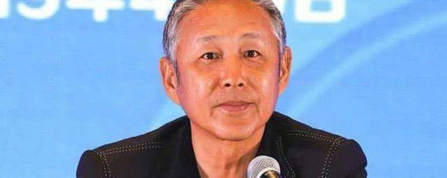 陈道明濮存昕2大男神同框,满头花白头发引人唏嘘_工作_角色_演技