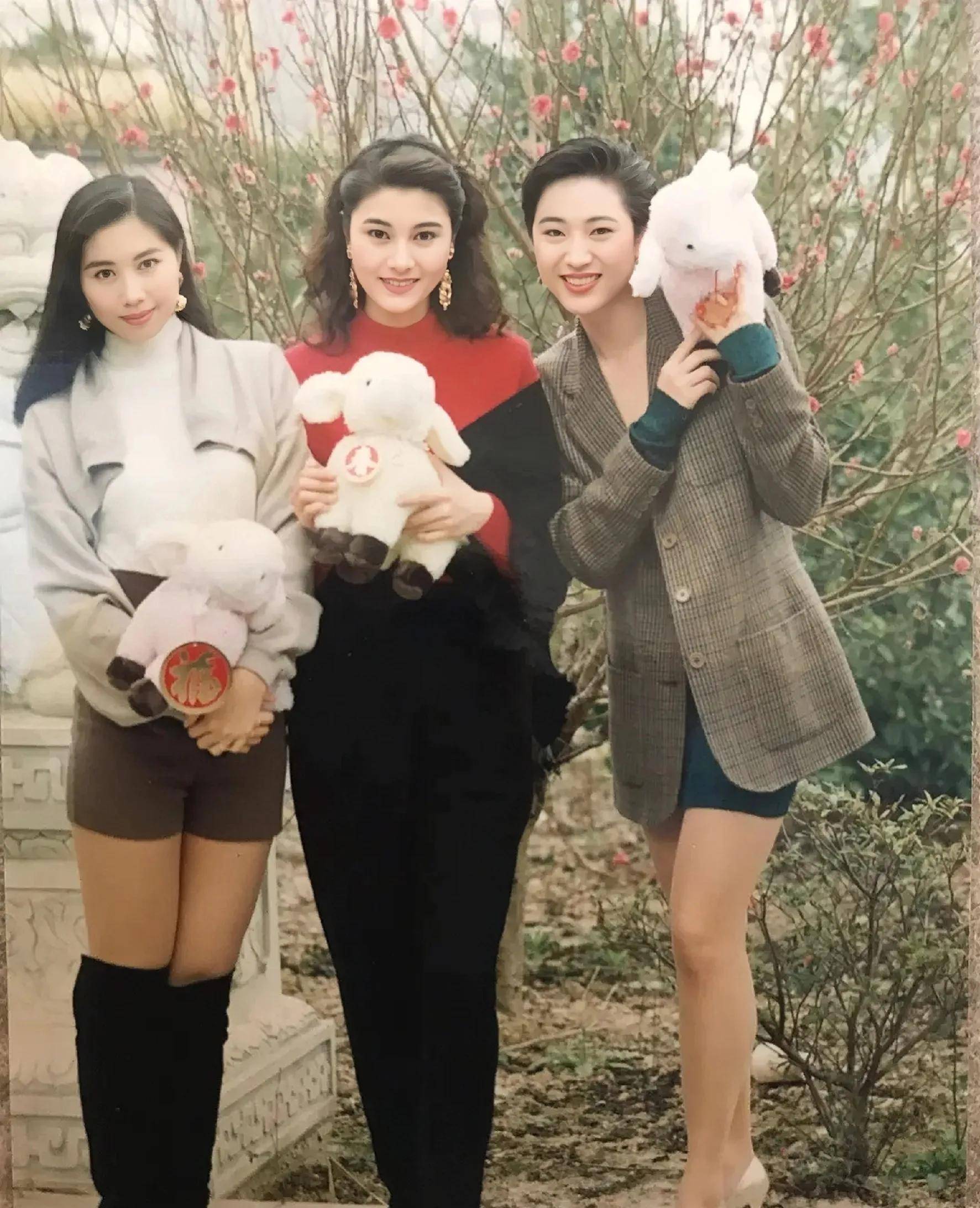 陈法蓉,56岁依旧未婚,坦言只想跟着老爸生活到老_香港_合作_蔡少芬
