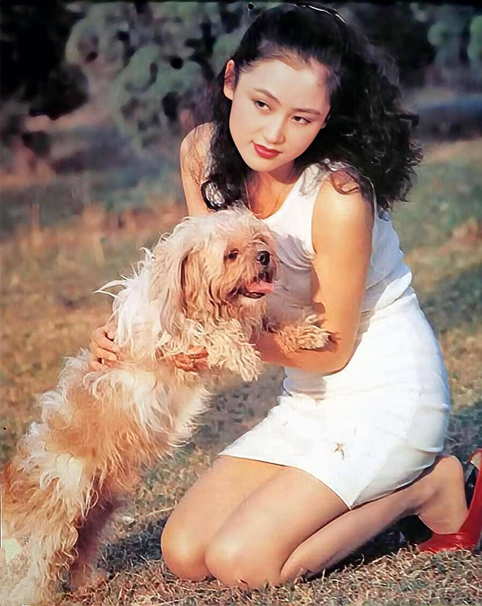 陈红年轻时的泳装照,真的是美爆了!不愧是第一美人_白色_裙子_穿着