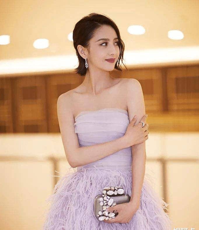 金鸡红毯秀大比拼:李宇春林允佟丽娅"翻车",张小斐秀出古典美_倪妮