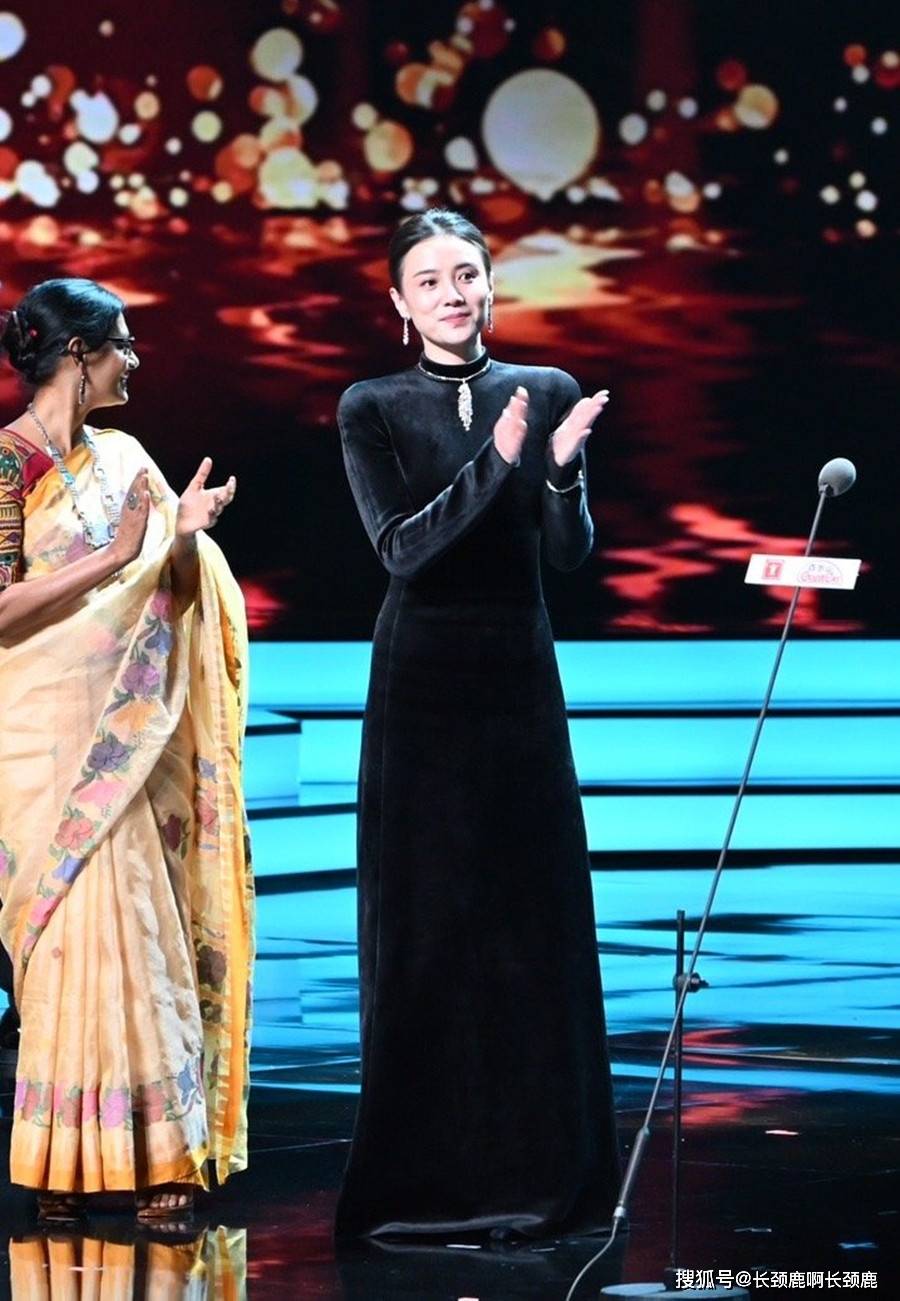 最大的感受:秦岚的话是真的_周冬雨_礼服_张子枫