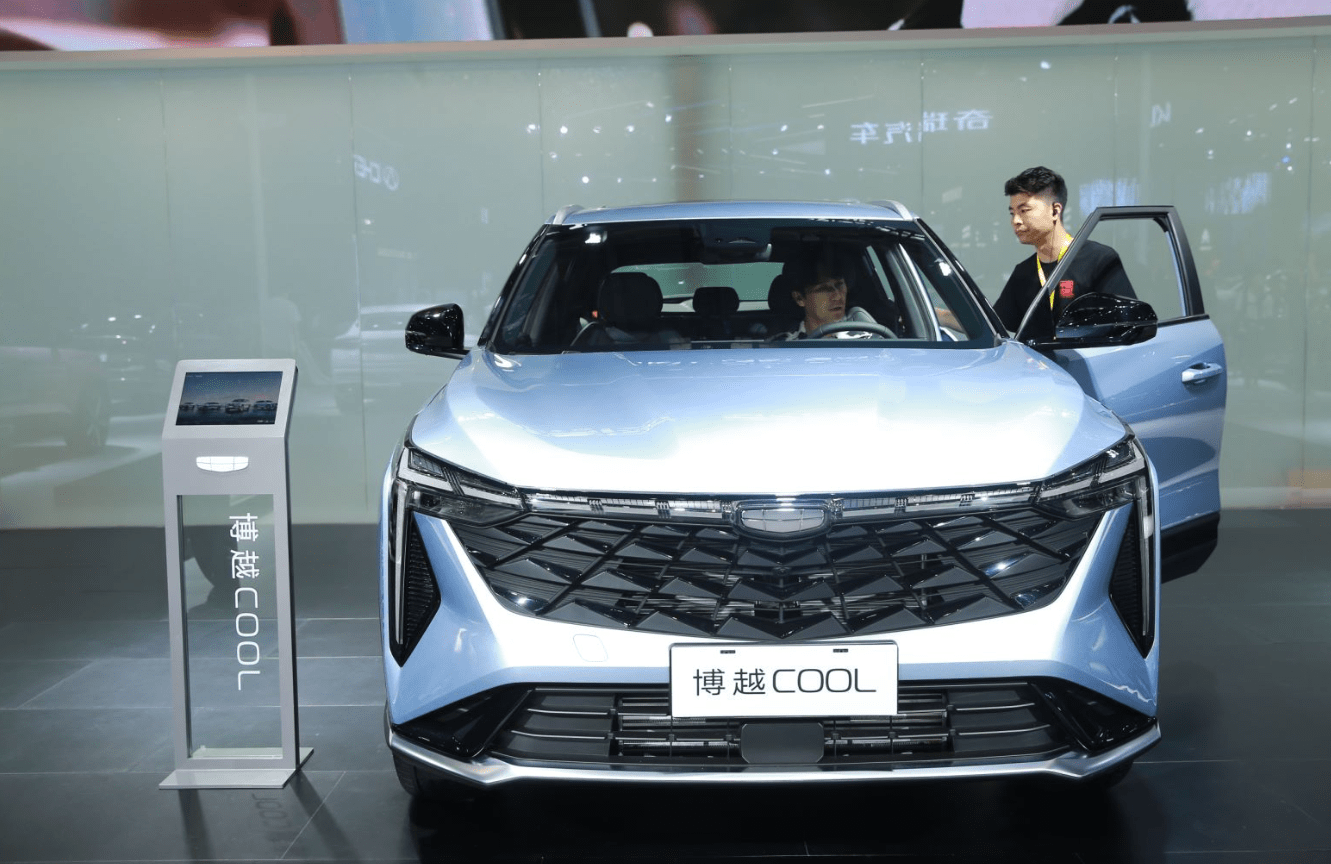 吉利博越cool亮相重庆车展 一款年轻人梦寐以求的suv_搜狐汽车_搜狐网