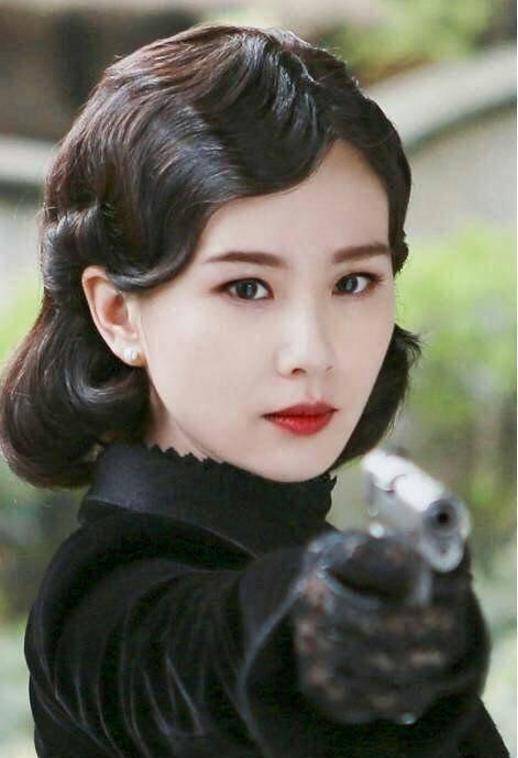 女星挑战民国波浪造型,刘诗诗冷艳,刘亦菲显老,杨幂被嫌像大妈_旗袍