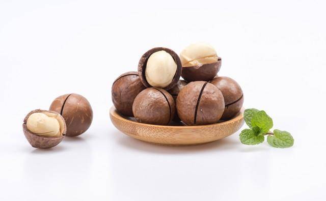 食用坚果好处多多!一次了解6大坚果营养成分_种子_脂肪_营养素