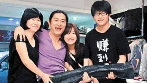 如今黄安儿女双全,一家人生活的十分惬意_邱慧美_妻子_公司