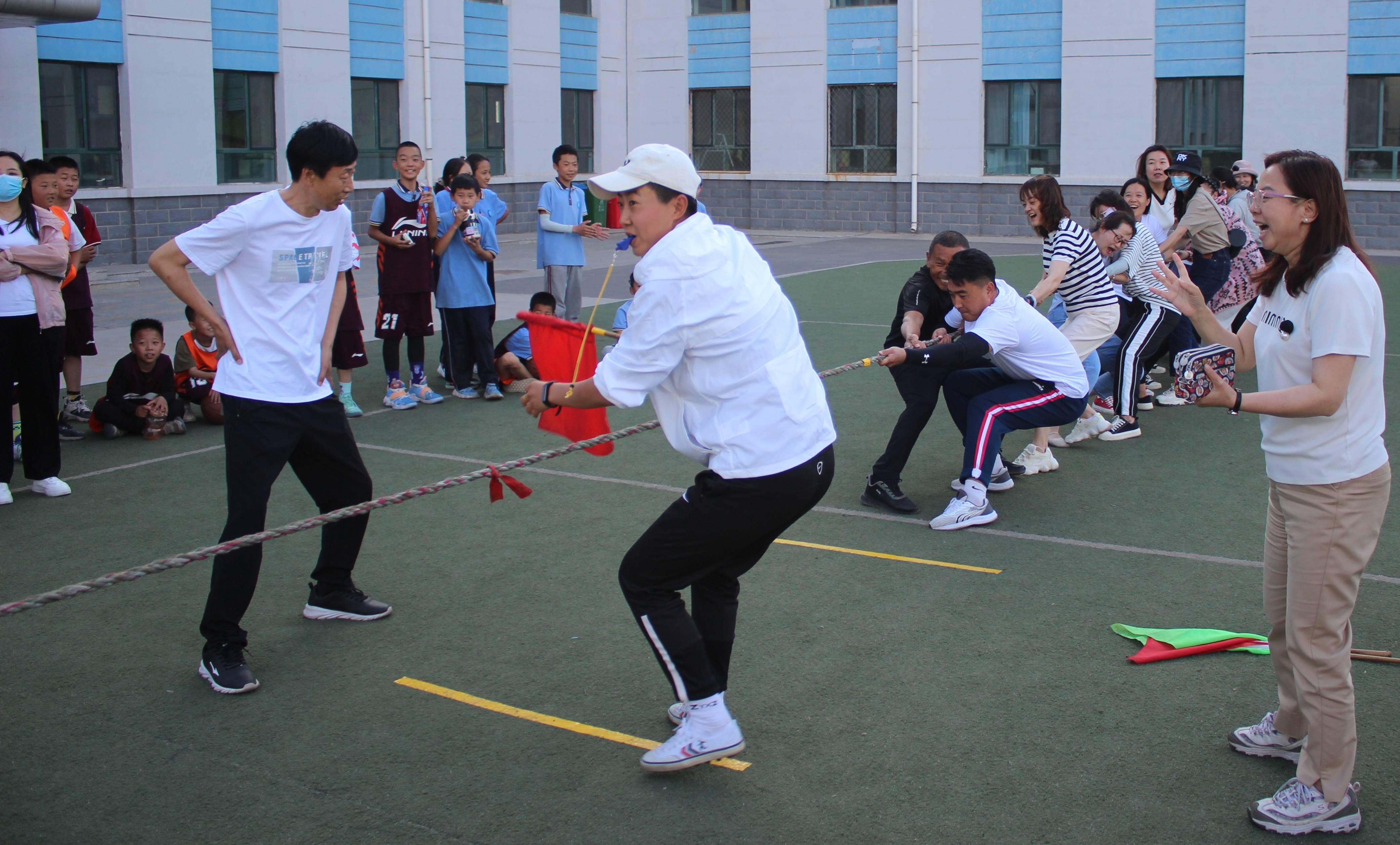 凝"绳"聚力,包头市青山区北重四小这场教职工拔河比赛超"燃"_活动