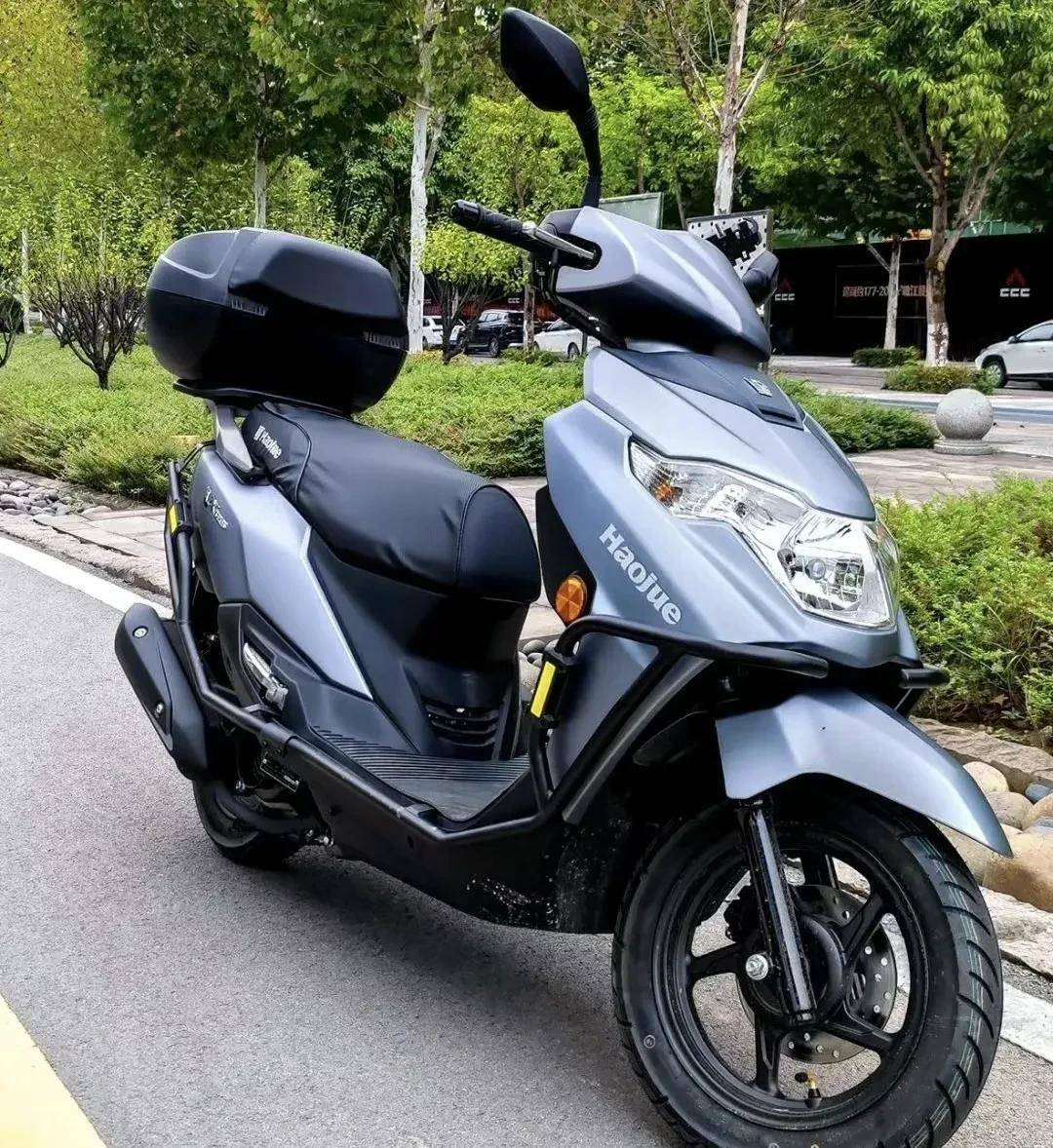 豪爵虎鲨vx125踏板!小巧灵活,你喜欢这款车型吗?_搜狐汽车_搜狐网