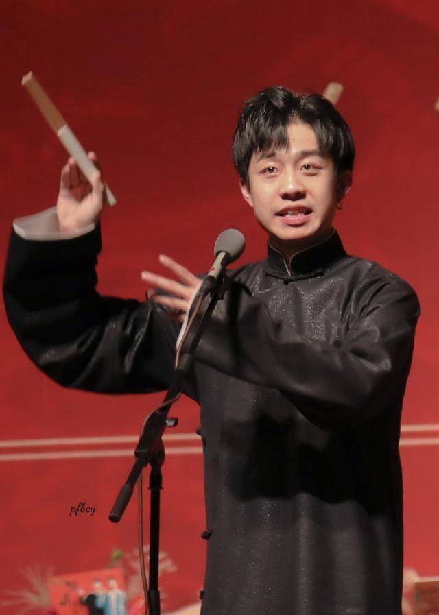 no.2张九龄坏的毛病就是有点驼背,还喜欢蹦迪,可能会有姑娘不喜欢.