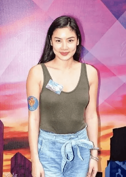 黎明前妻乐基儿太自信了,穿波点连衣裙秀身材,拜拜肉好抢镜_方式_时尚