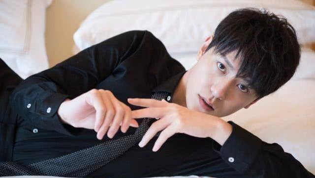 秦俊杰生日,杨紫终究是忍不住发6字微博,还未走出失恋的伤感?