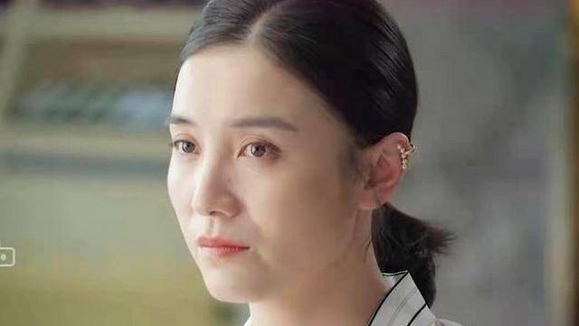 宋佳蒋欣拍戏现场气氛很紧张,一个端着华妃的气势,一个似笑非笑_田雨